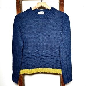 Niū Crew Neck Sweater